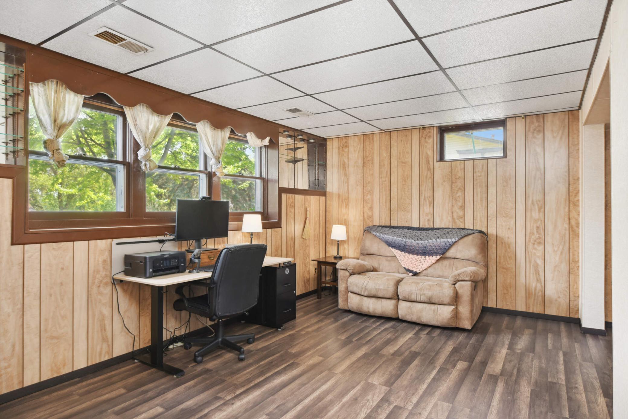 110102 Friendship Lane