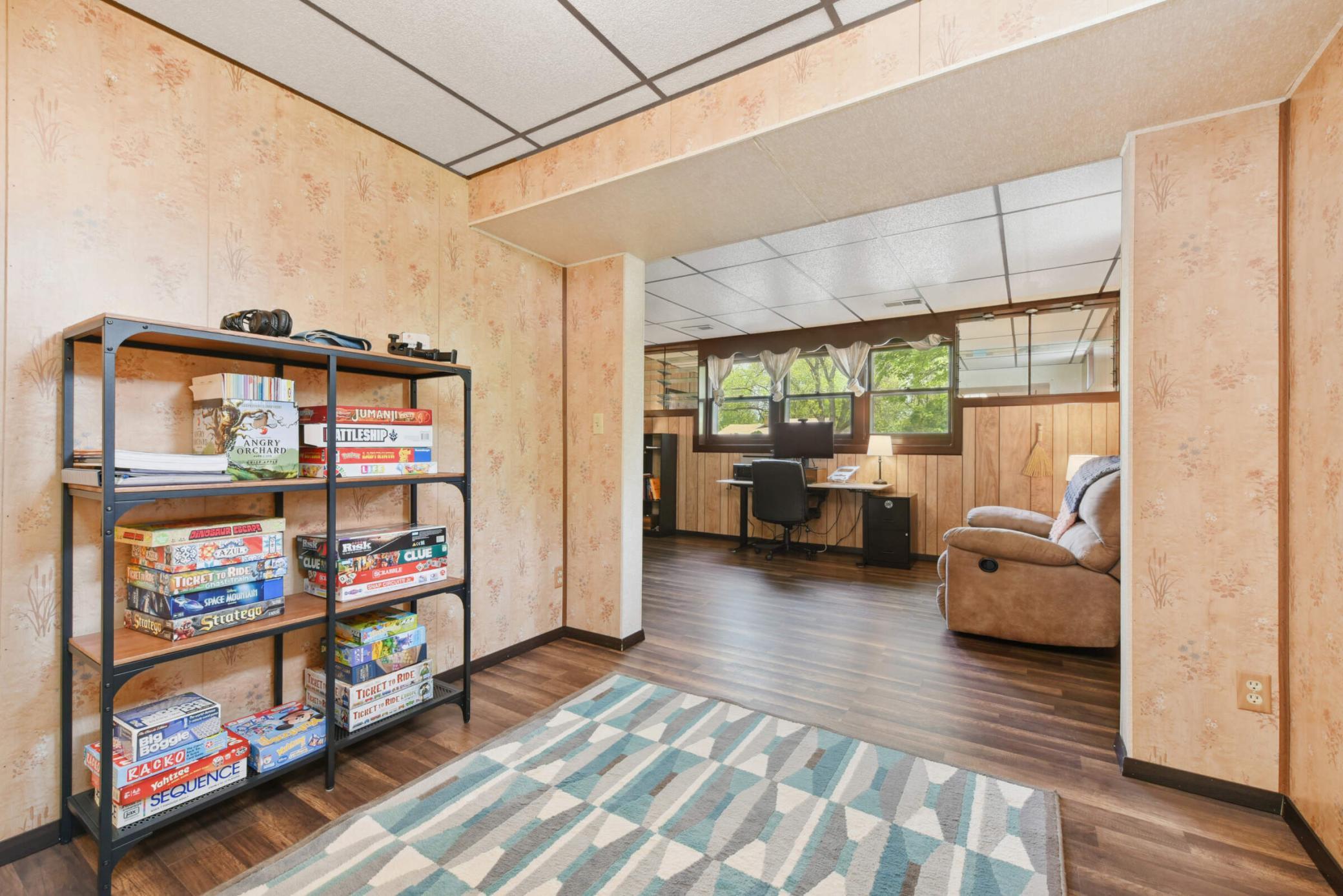 110102 Friendship Lane