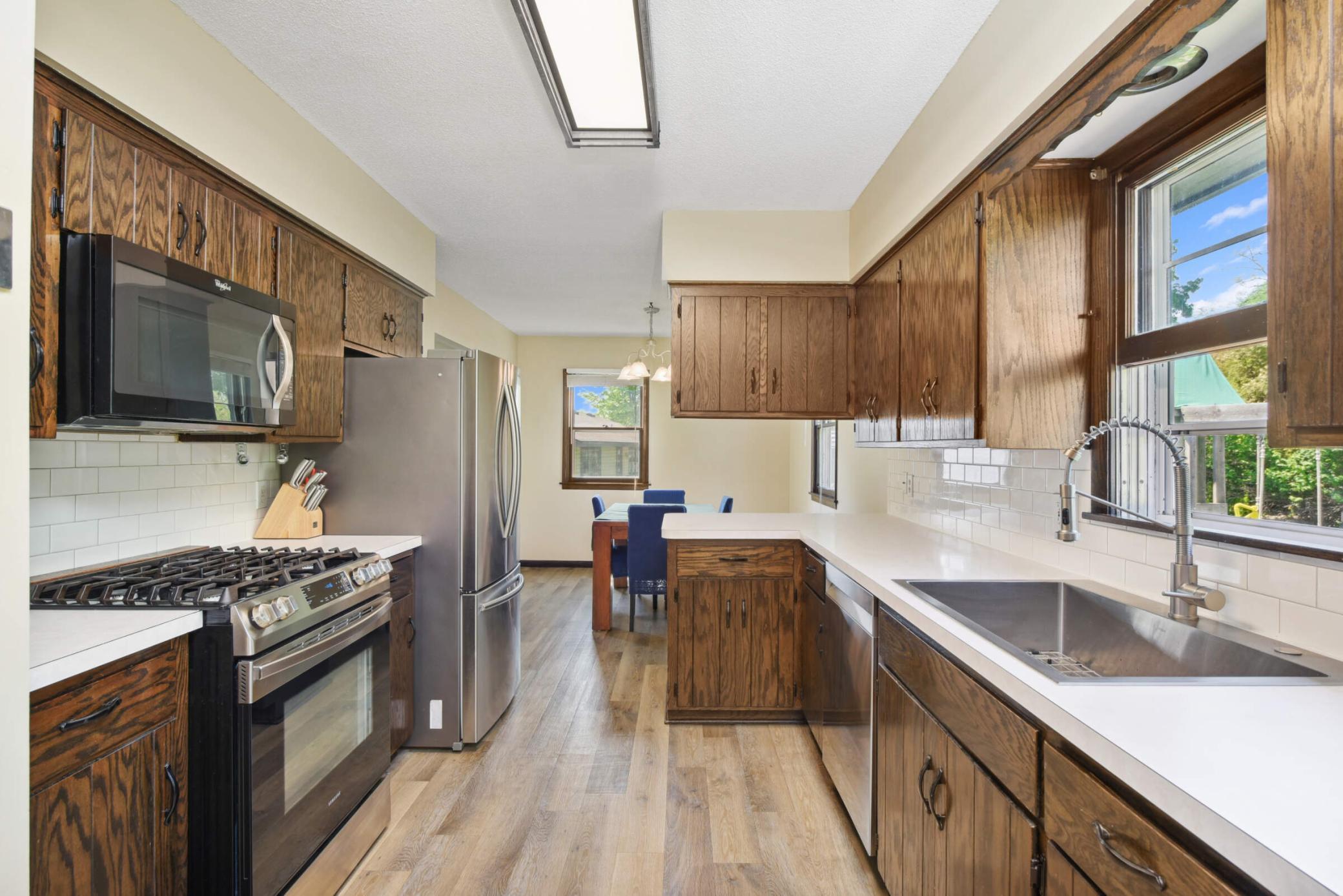 110102 Friendship Lane