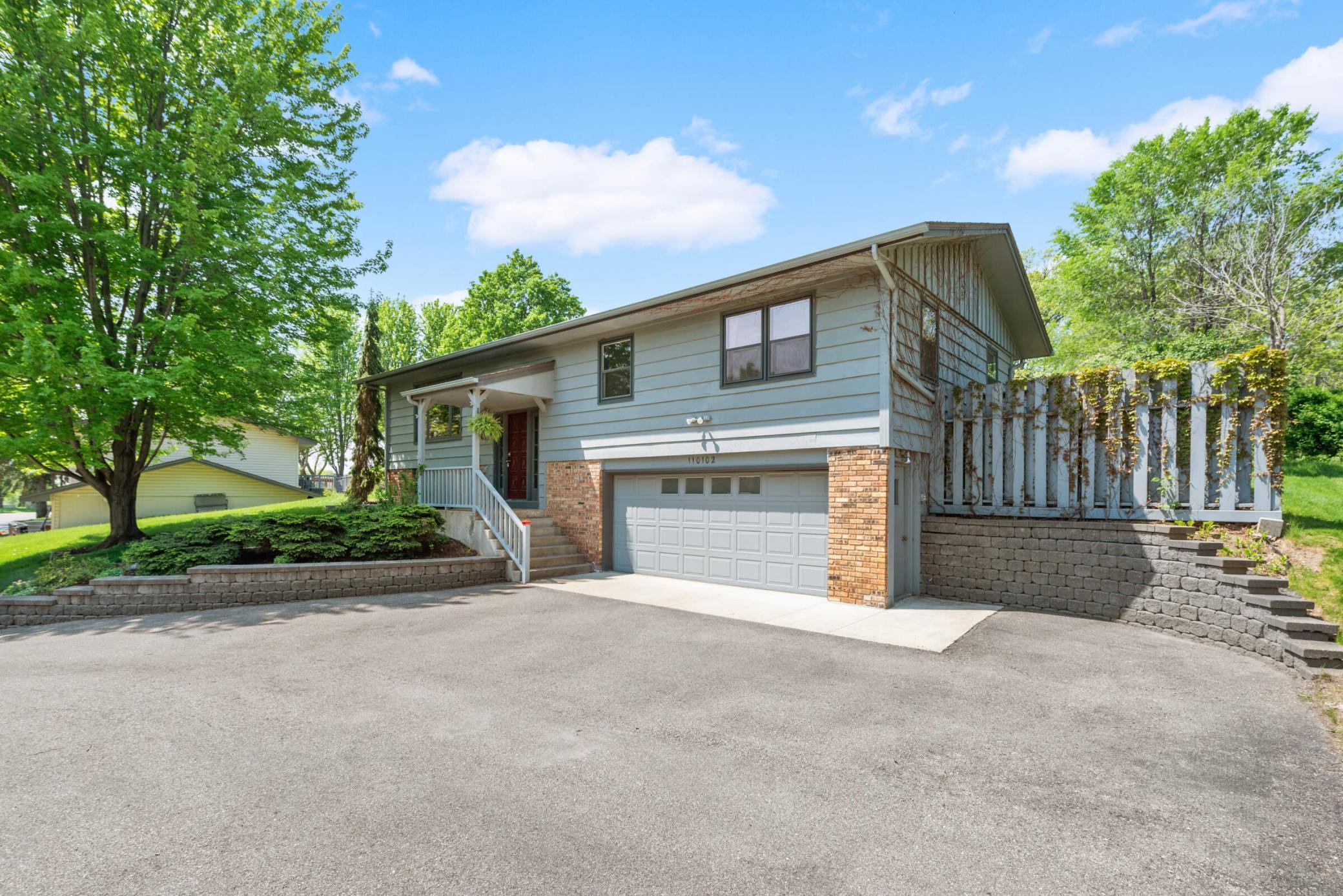 110102 Friendship Lane