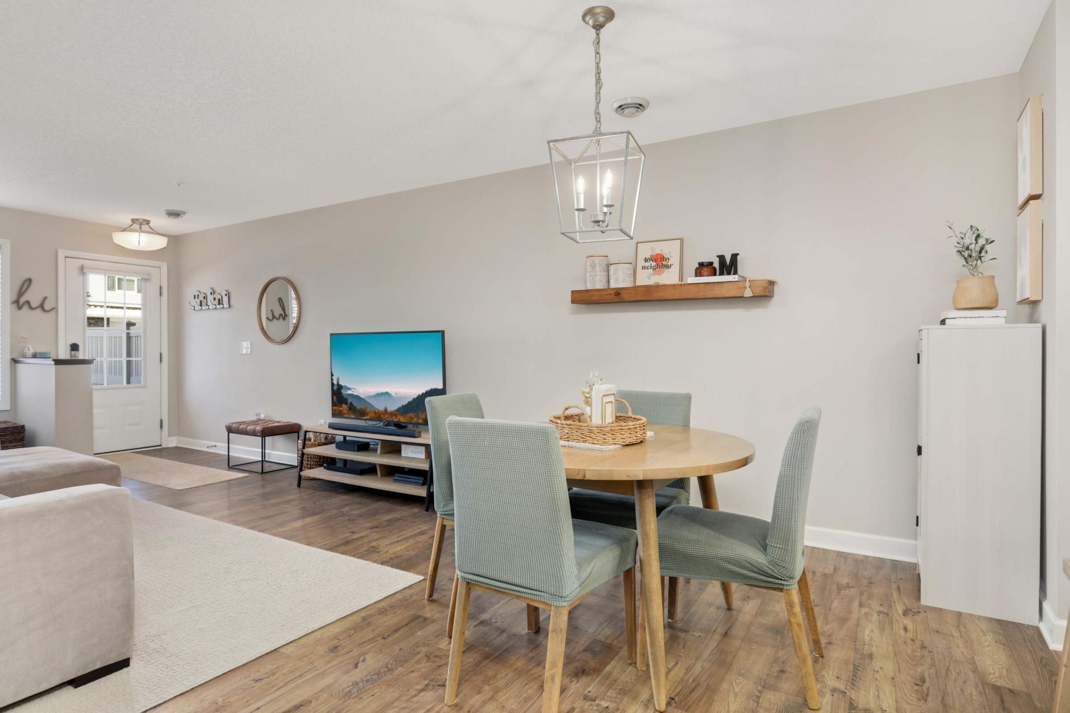 9909 5th Street Lane N