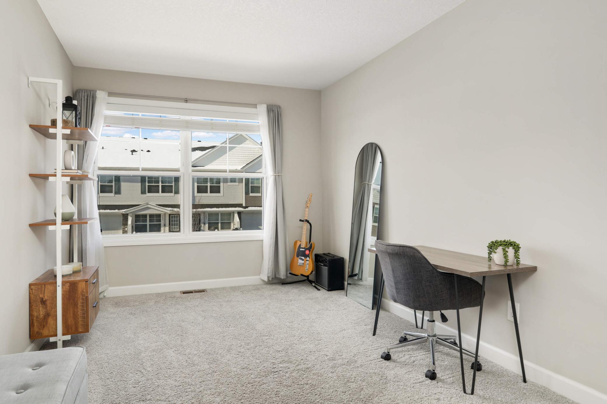 9909 5th Street Lane N