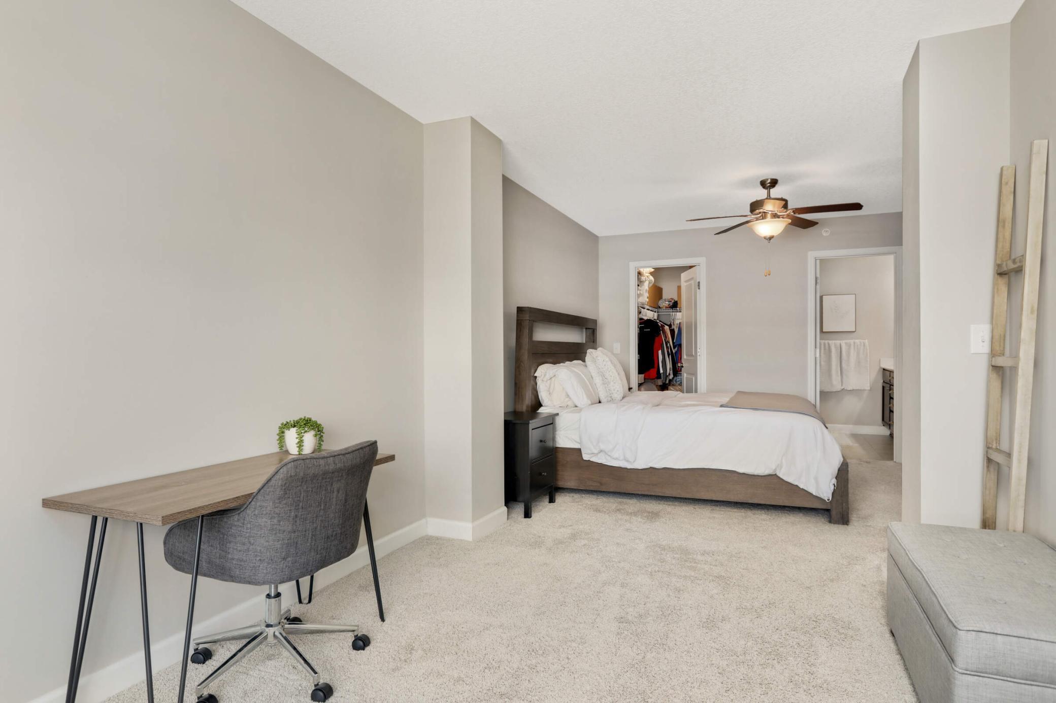 9909 5th Street Lane N