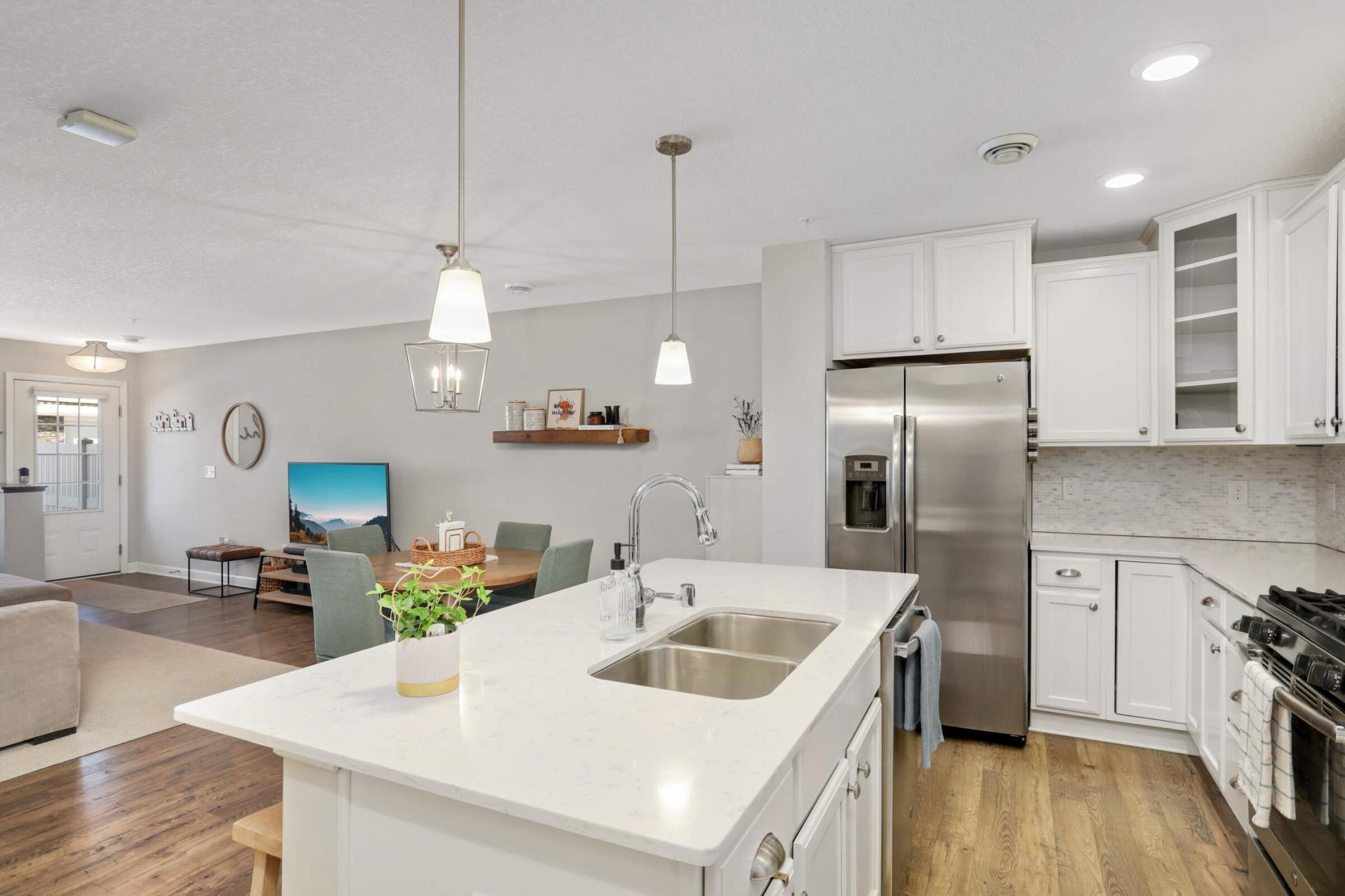 9909 5th Street Lane N