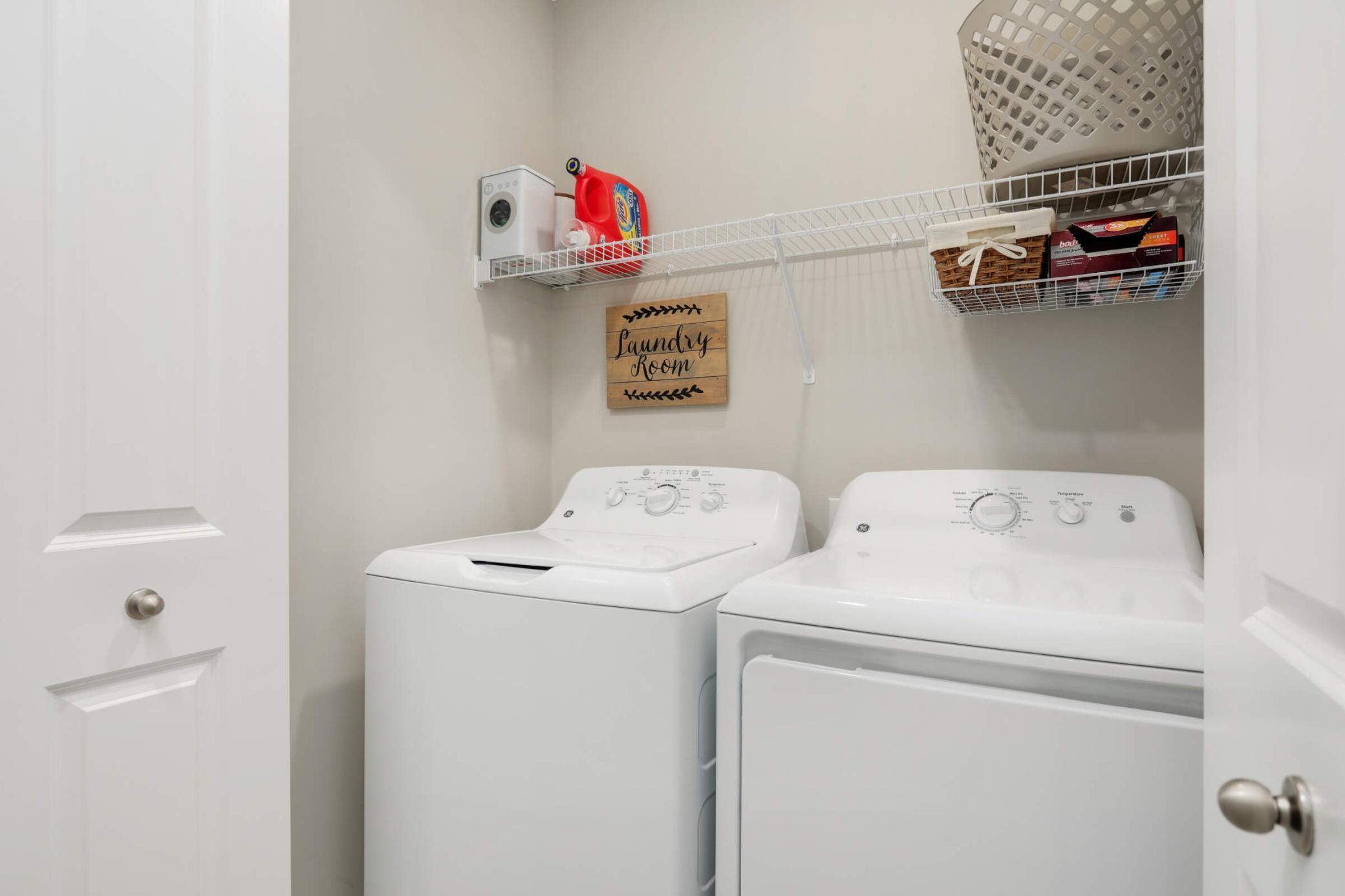 9909 5th Street Lane N