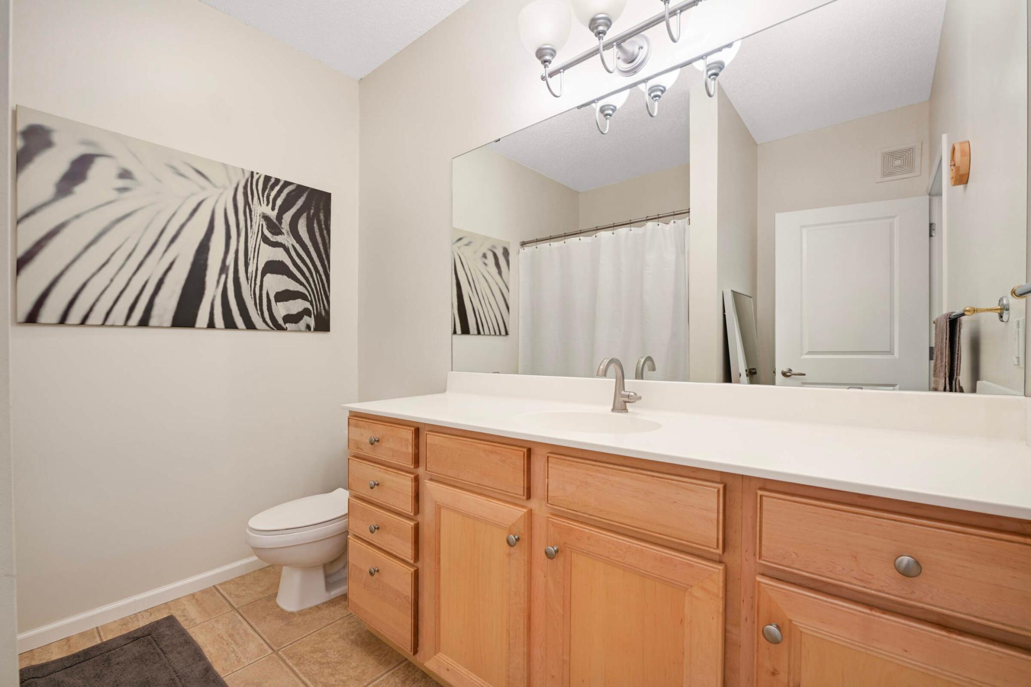 100 4th Avenue N Unit: 112