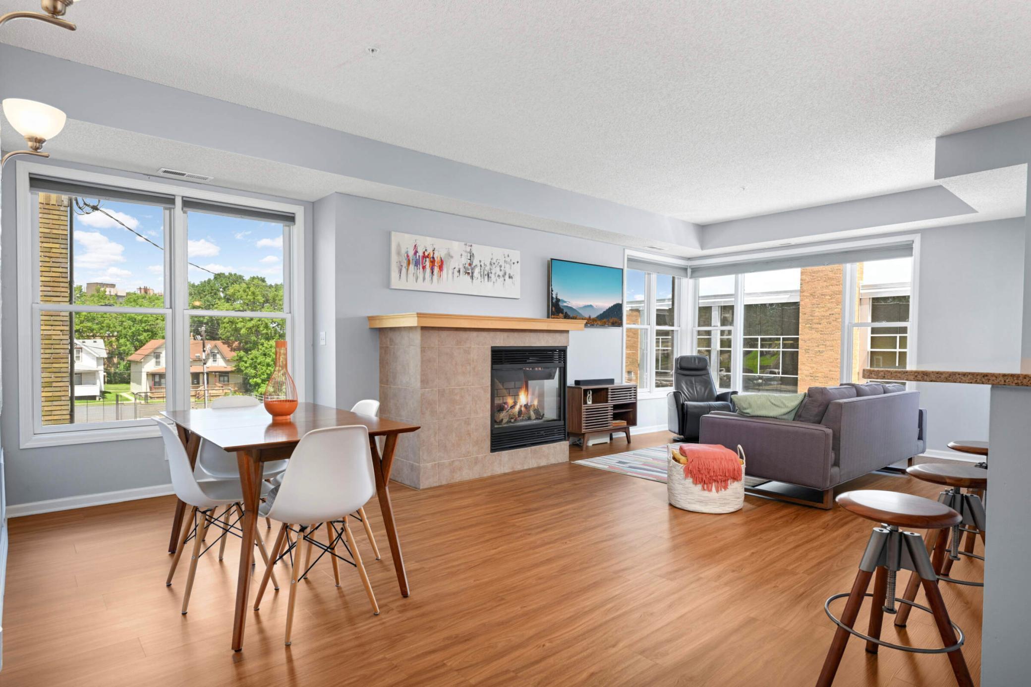 100 4th Avenue N Unit: 112