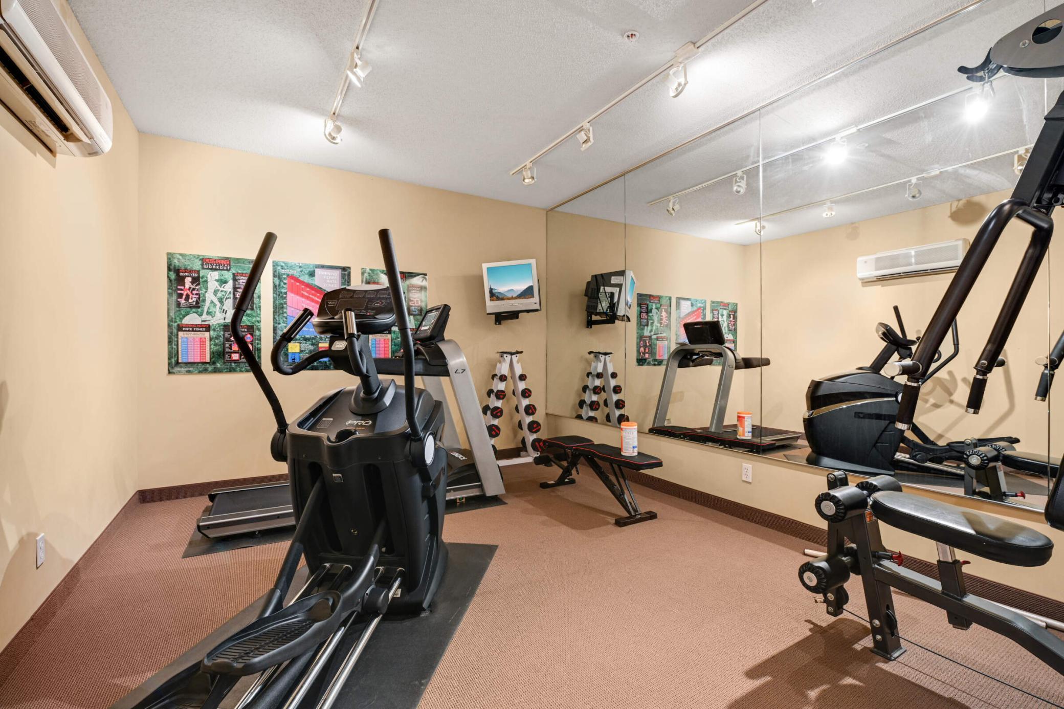 100 4th Avenue N Unit: 112