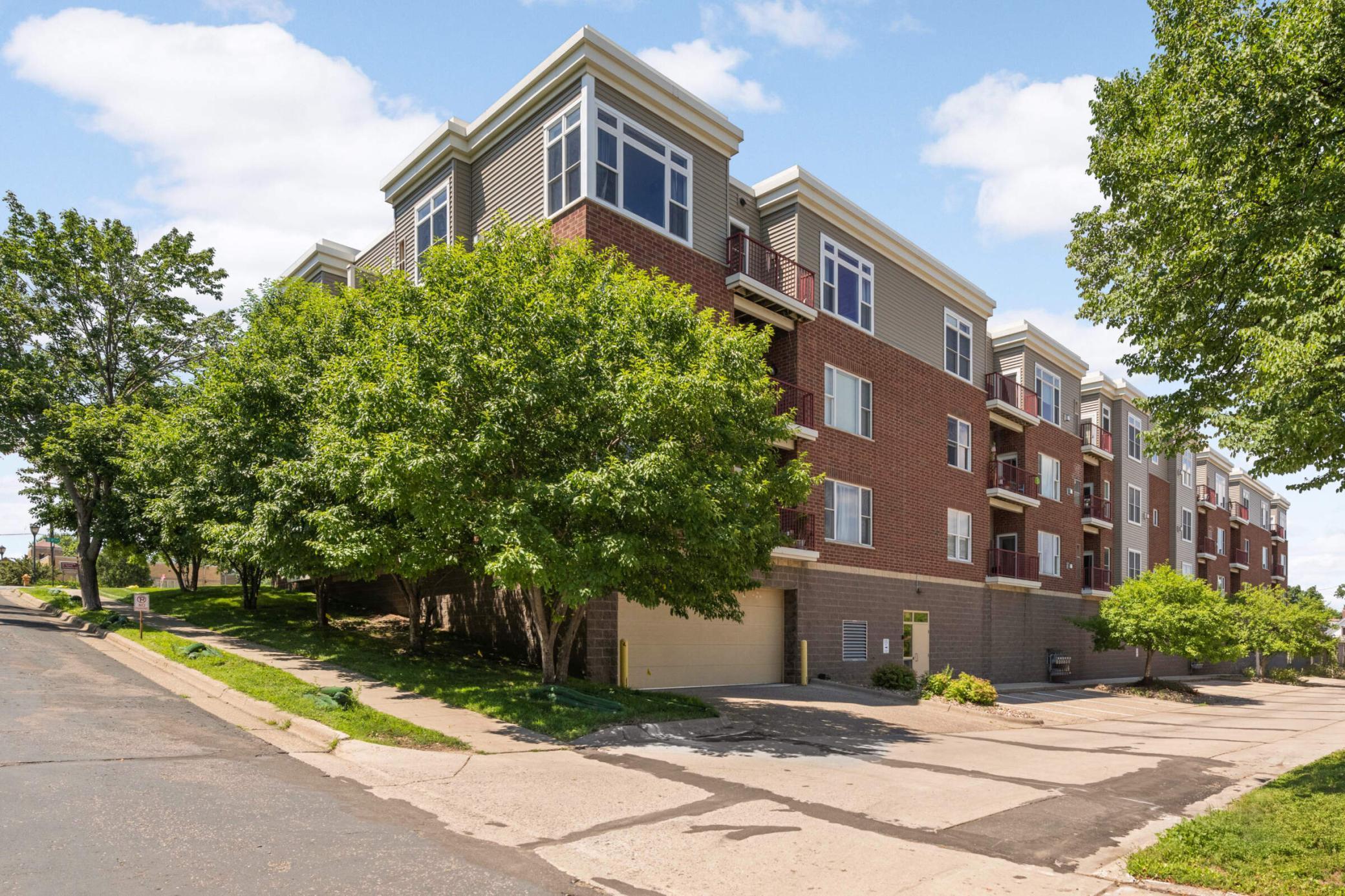 100 4th Avenue N Unit: 112