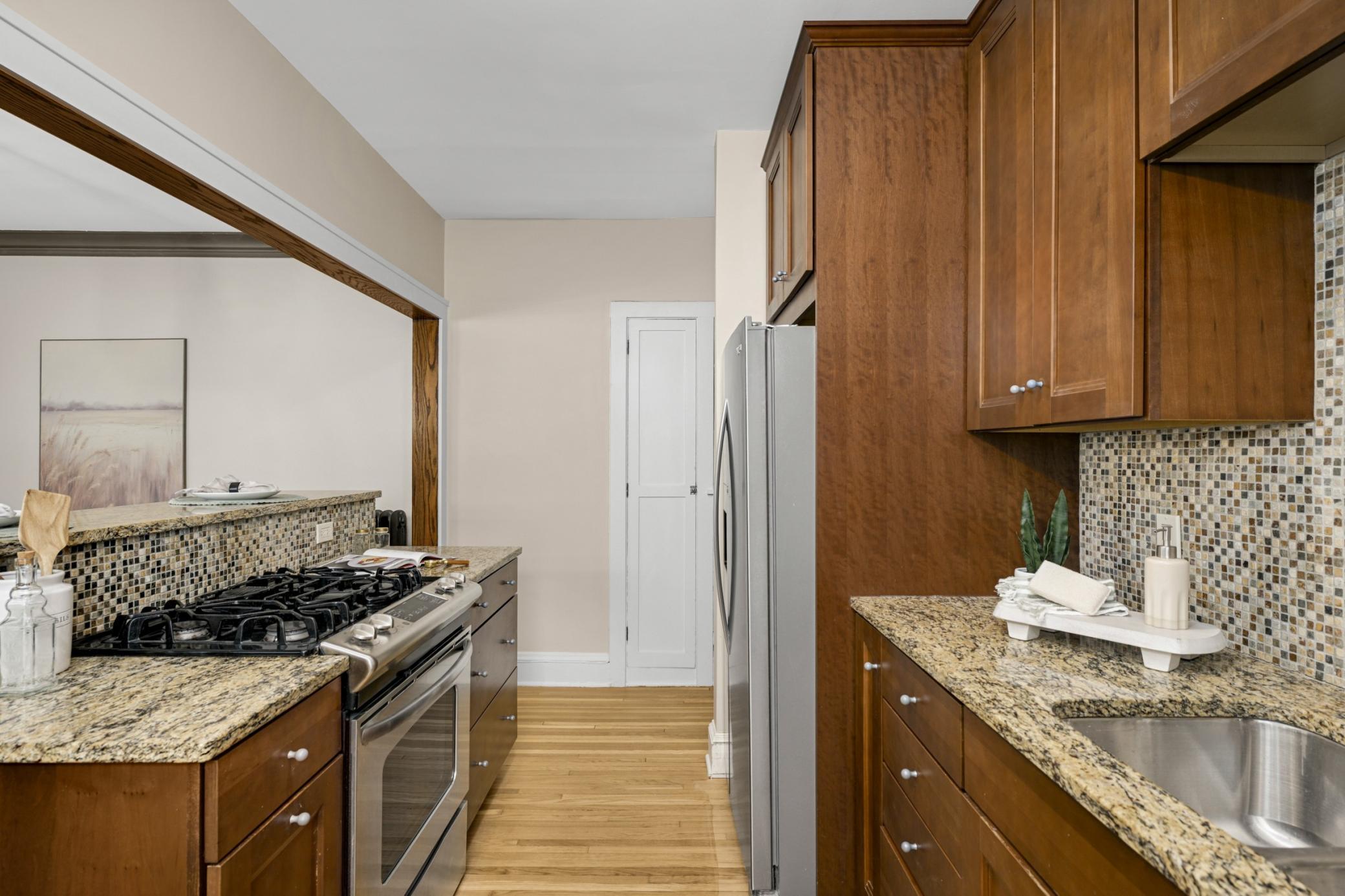 3212 Garfield Avenue Unit: 201