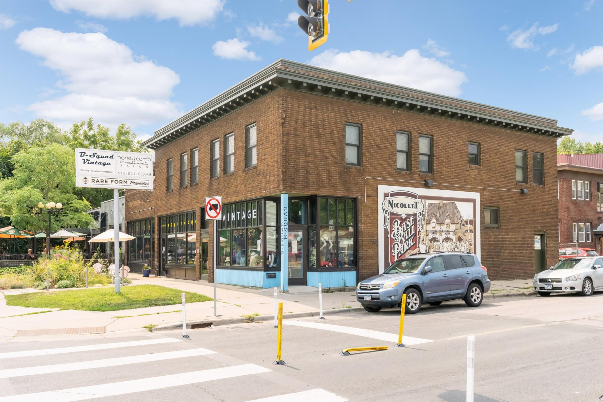 3212 Garfield Avenue Unit: 201