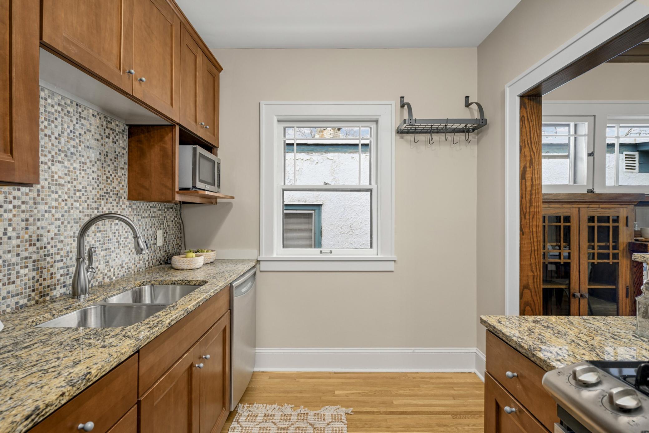 3212 Garfield Avenue Unit: 201