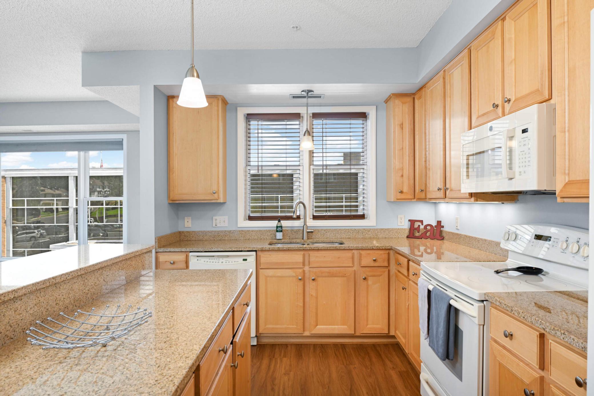 100 4th Avenue N Unit: 112