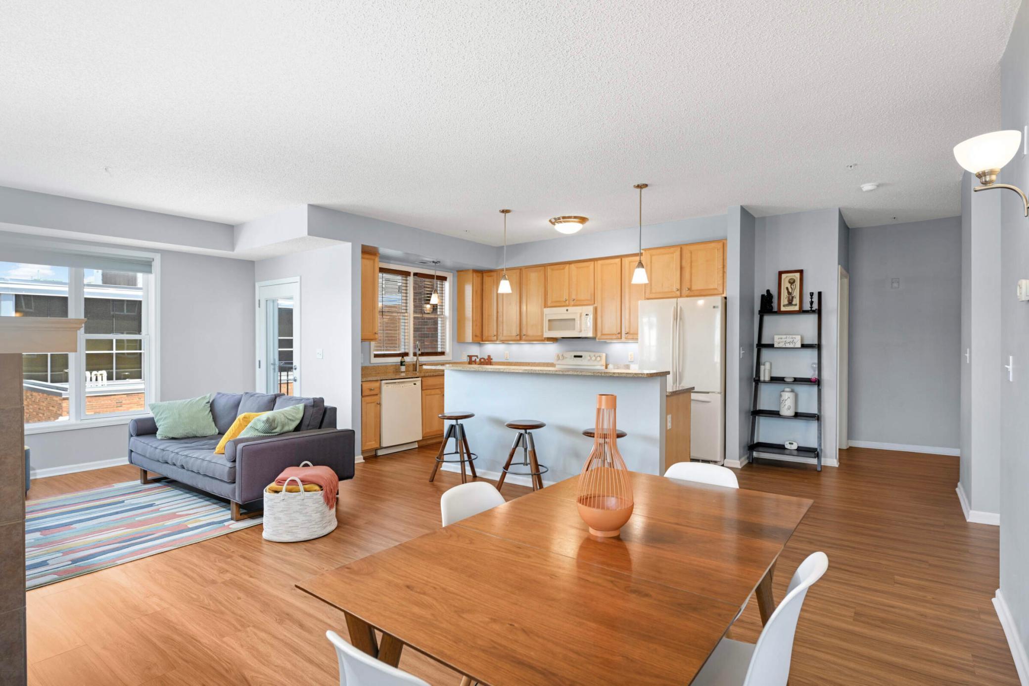 100 4th Avenue N Unit: 112