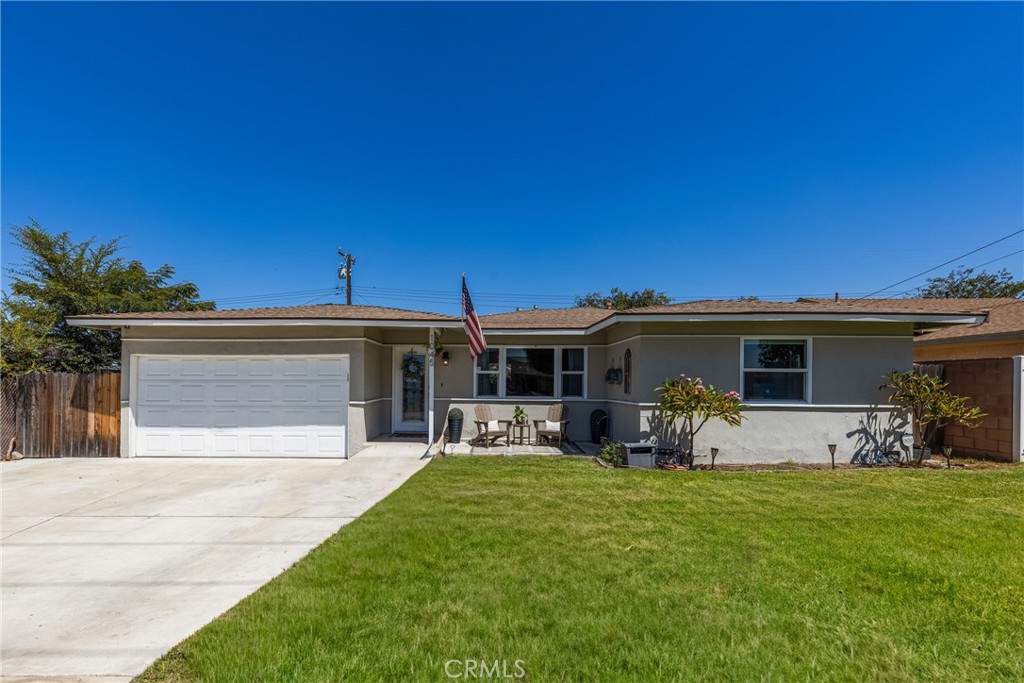1045 E Juanita Avenue