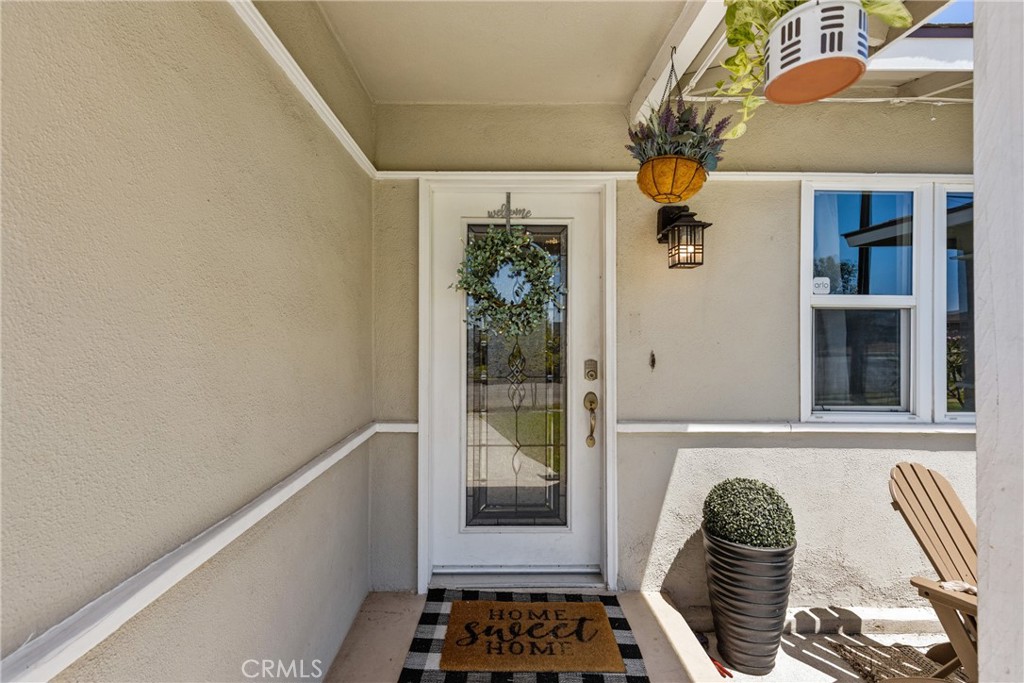 1045 E Juanita Avenue