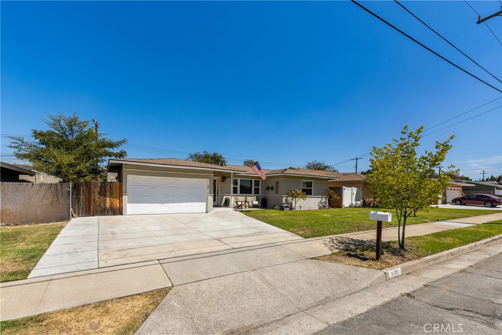 1045 E Juanita Avenue