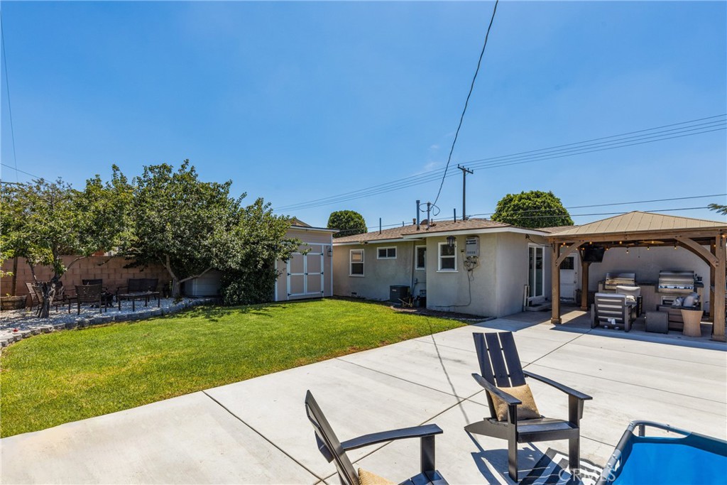 1045 E Juanita Avenue