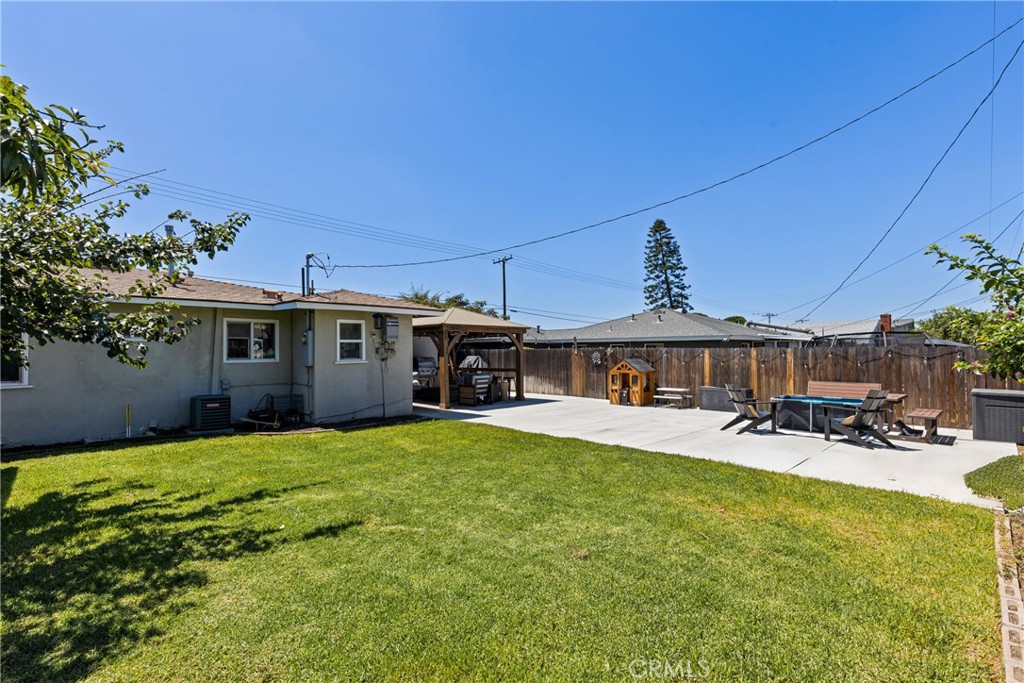 1045 E Juanita Avenue