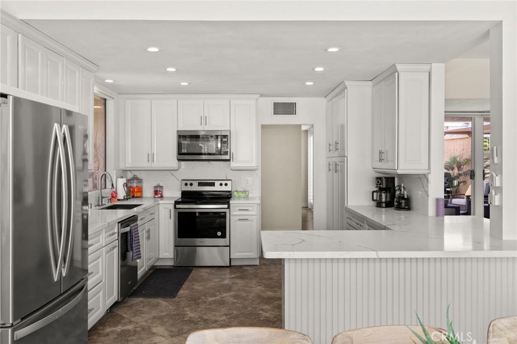 76915 Roadrunner Drive