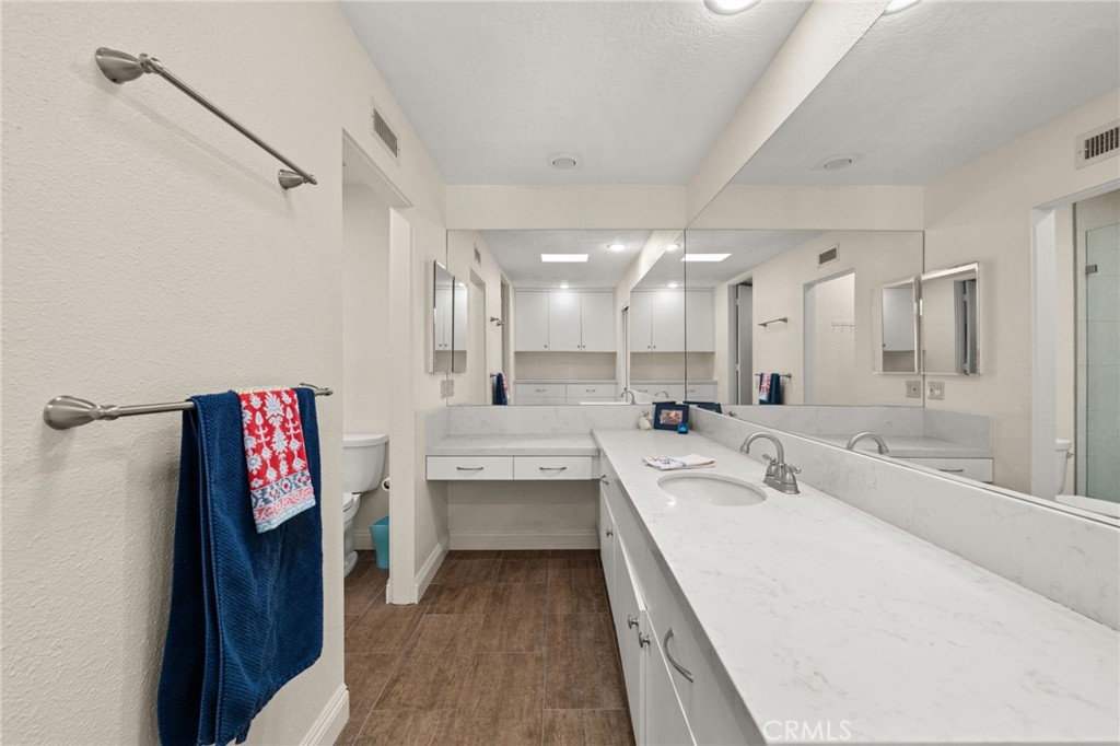 76915 Roadrunner Drive