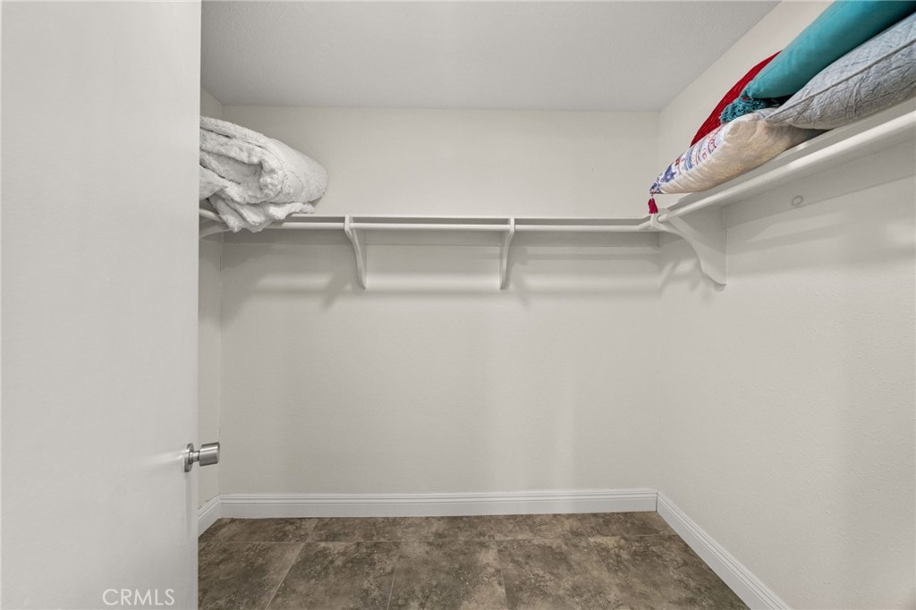 76915 Roadrunner Drive