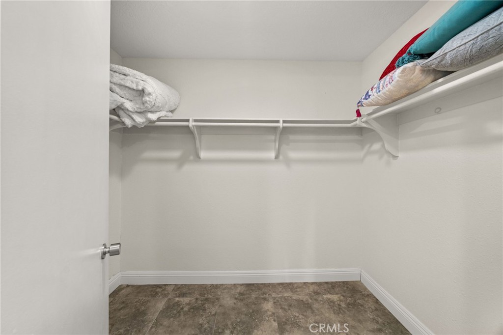 76915 Roadrunner Drive