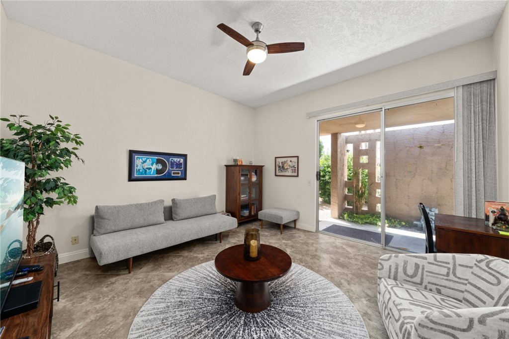 76915 Roadrunner Drive