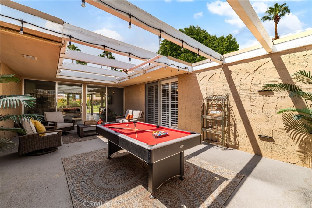 76915 Roadrunner Drive