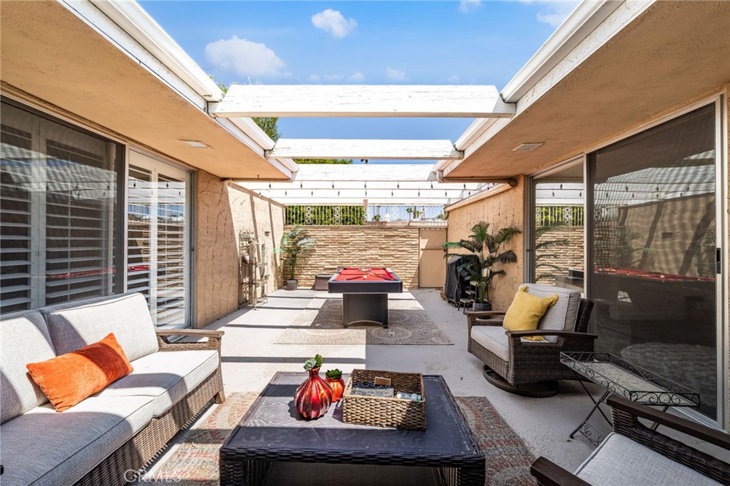 76915 Roadrunner Drive