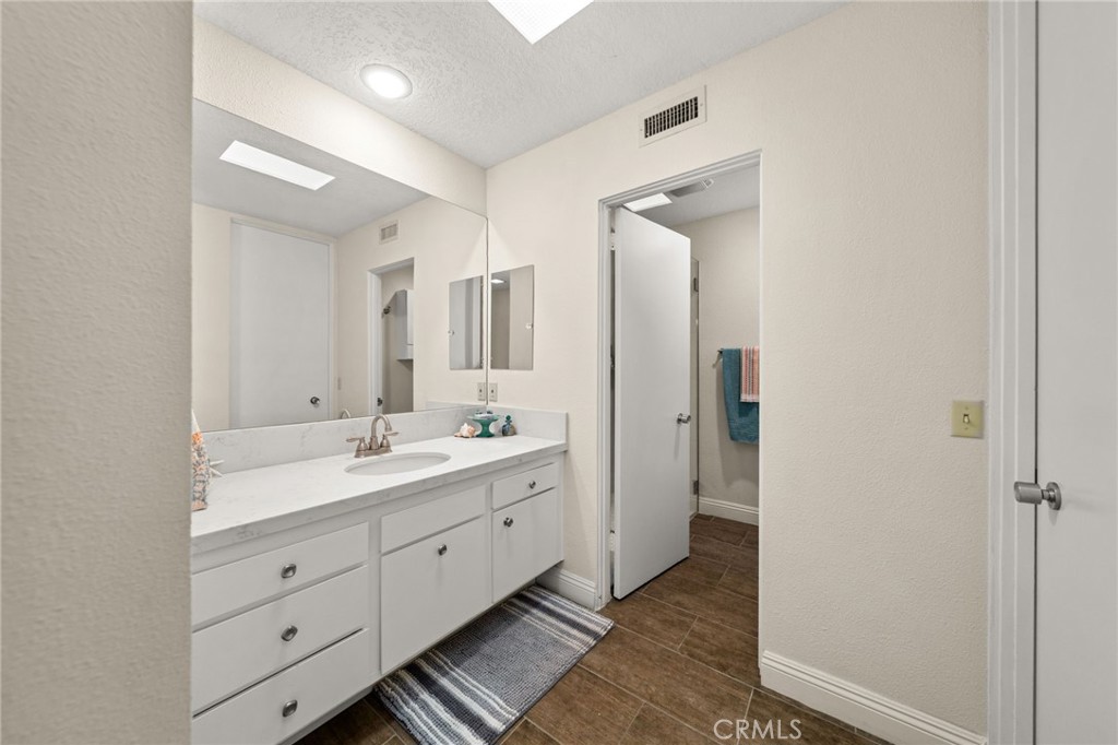 76915 Roadrunner Drive