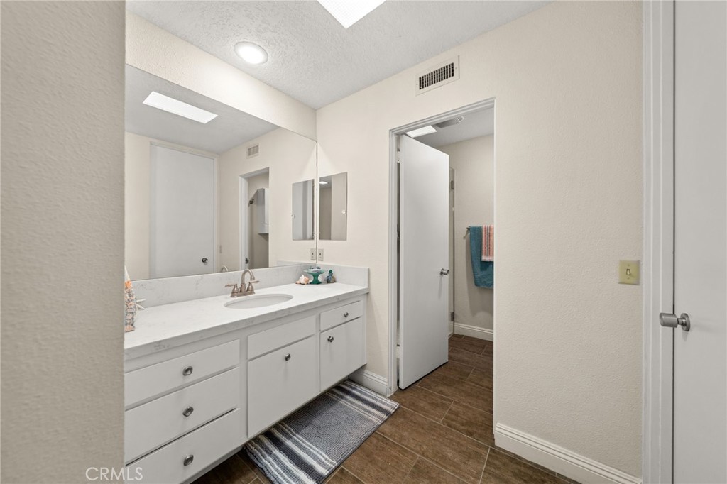 76915 Roadrunner Drive