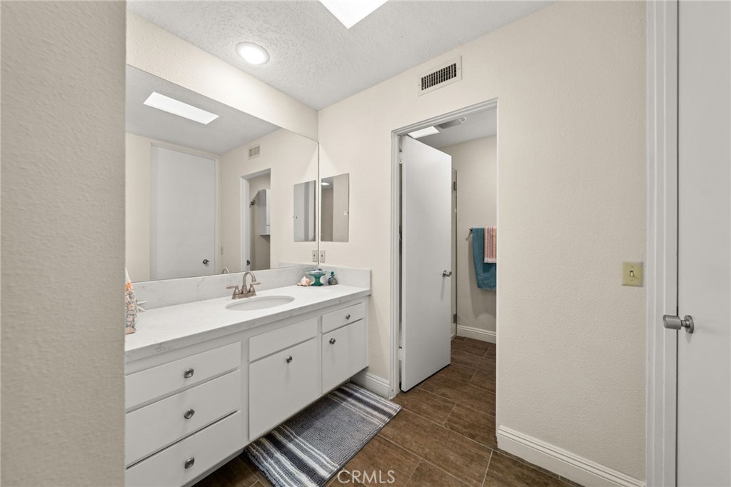76915 Roadrunner Drive