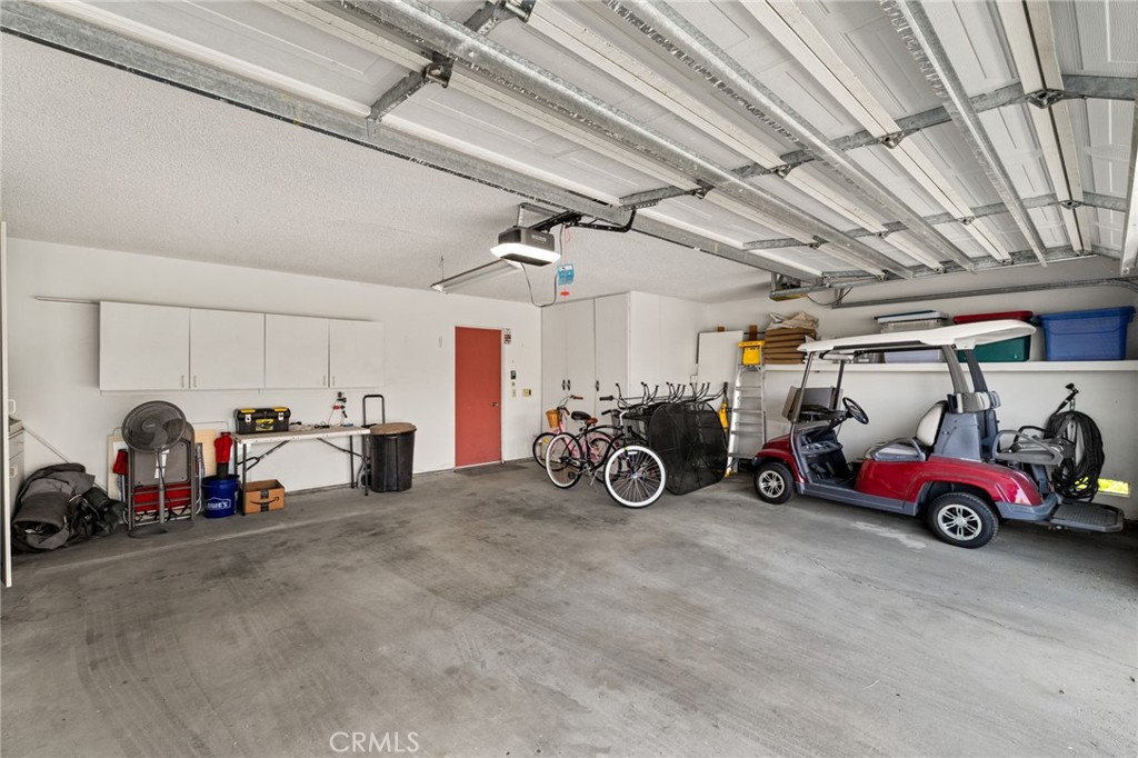 76915 Roadrunner Drive