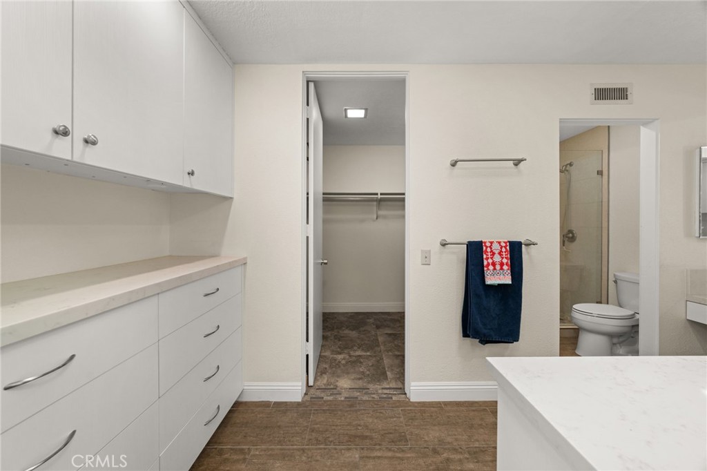 76915 Roadrunner Drive