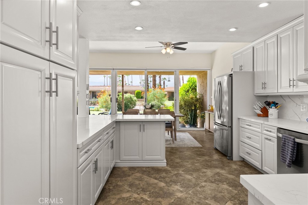 76915 Roadrunner Drive