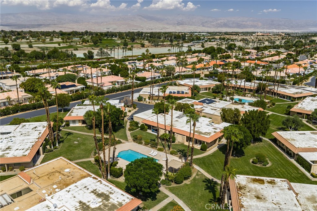 76915 Roadrunner Drive