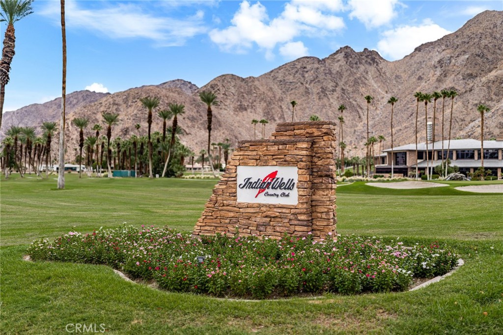 76915 Roadrunner Drive