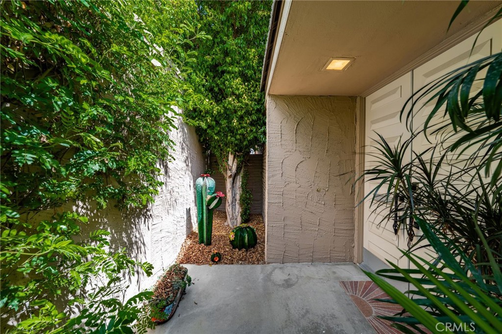 76915 Roadrunner Drive