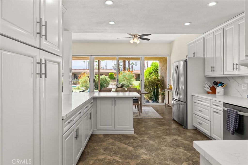 76915 Roadrunner Drive