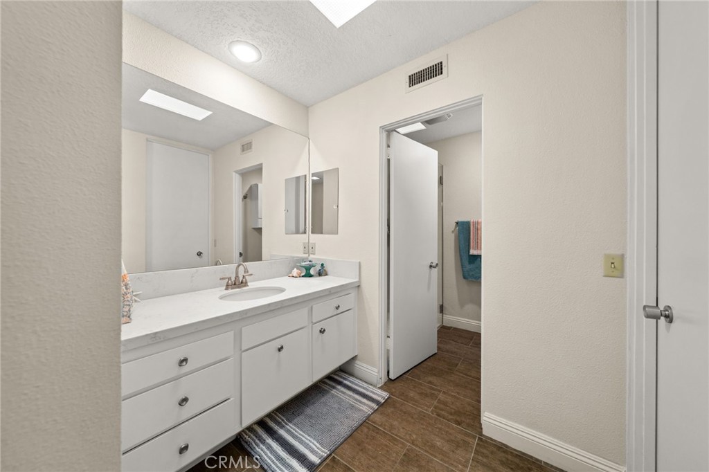 76915 Roadrunner Drive