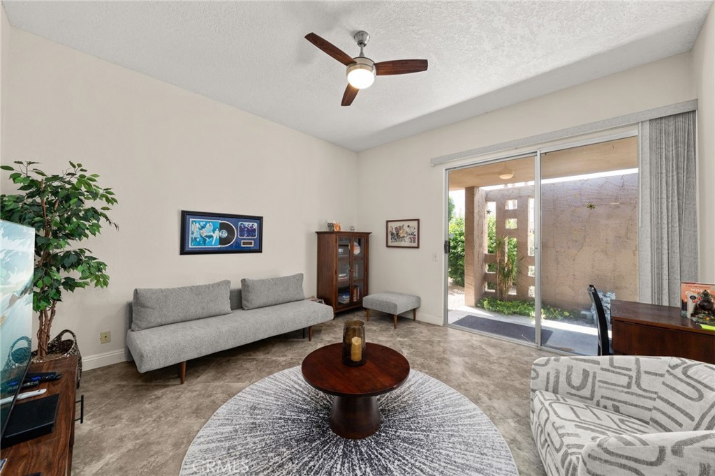 76915 Roadrunner Drive