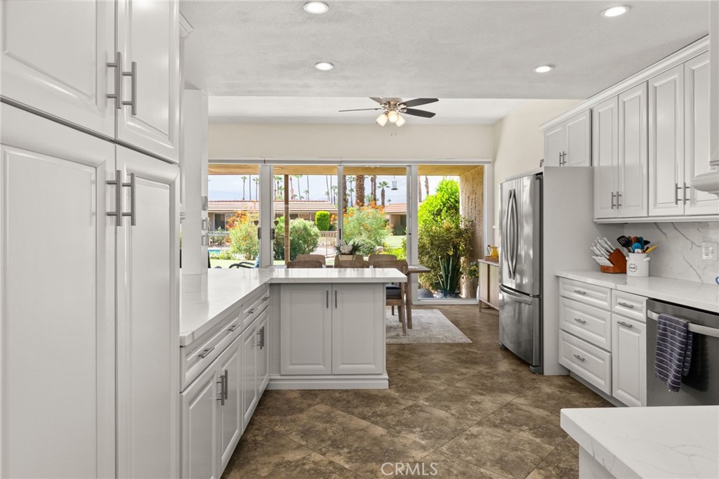 76915 Roadrunner Drive