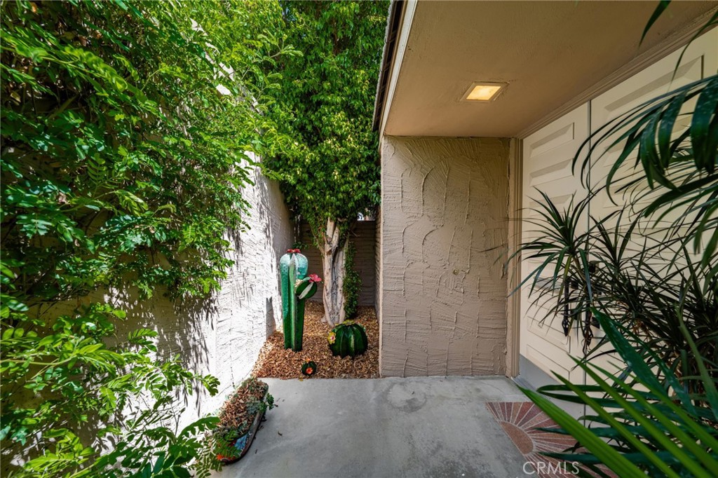 76915 Roadrunner Drive