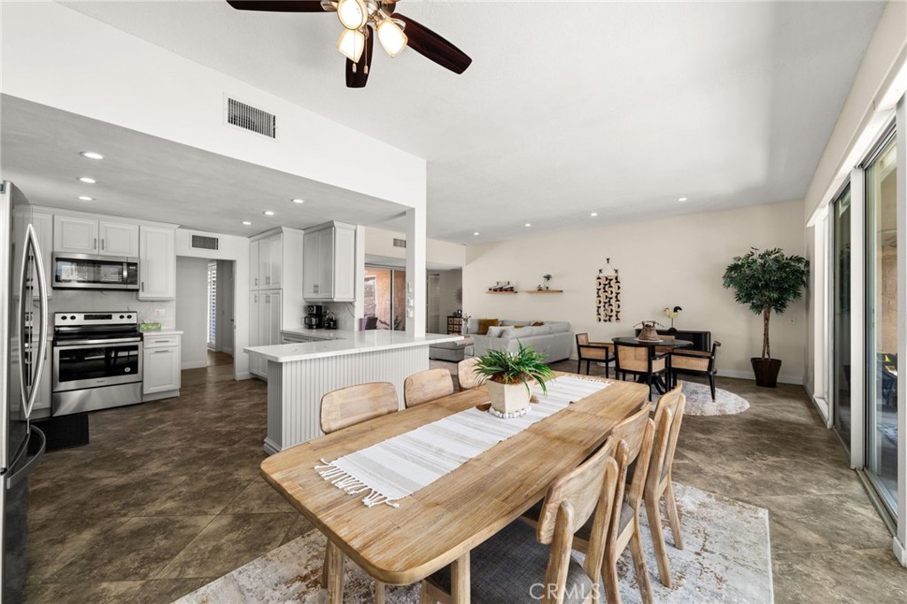 76915 Roadrunner Drive