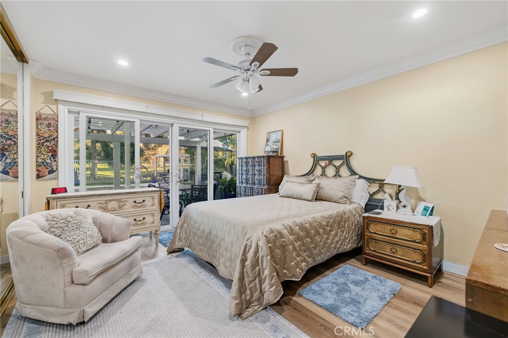 1372 Avenida Loma Vista