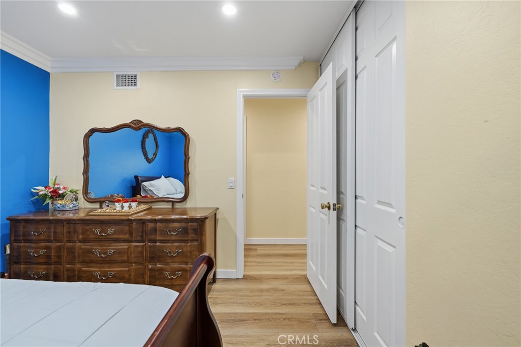 1372 Avenida Loma Vista