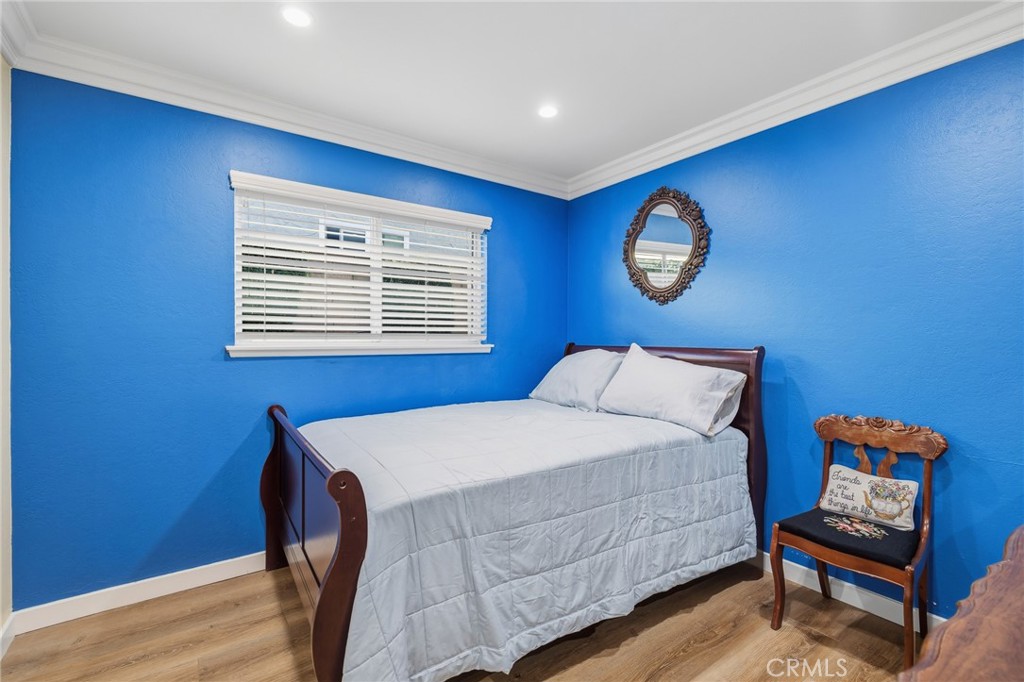 1372 Avenida Loma Vista