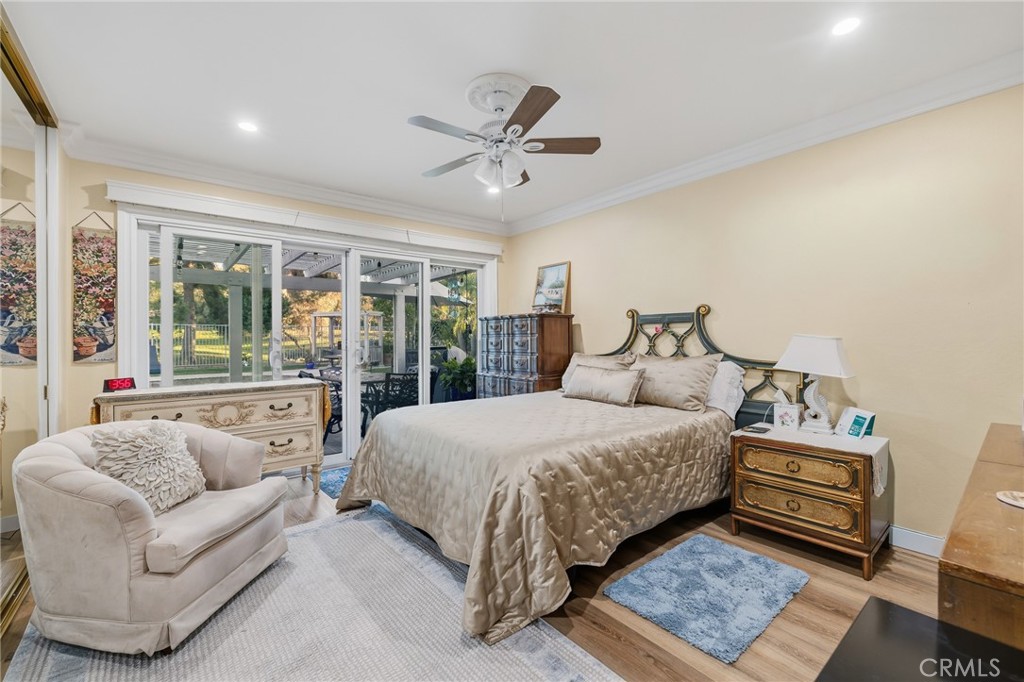 1372 Avenida Loma Vista