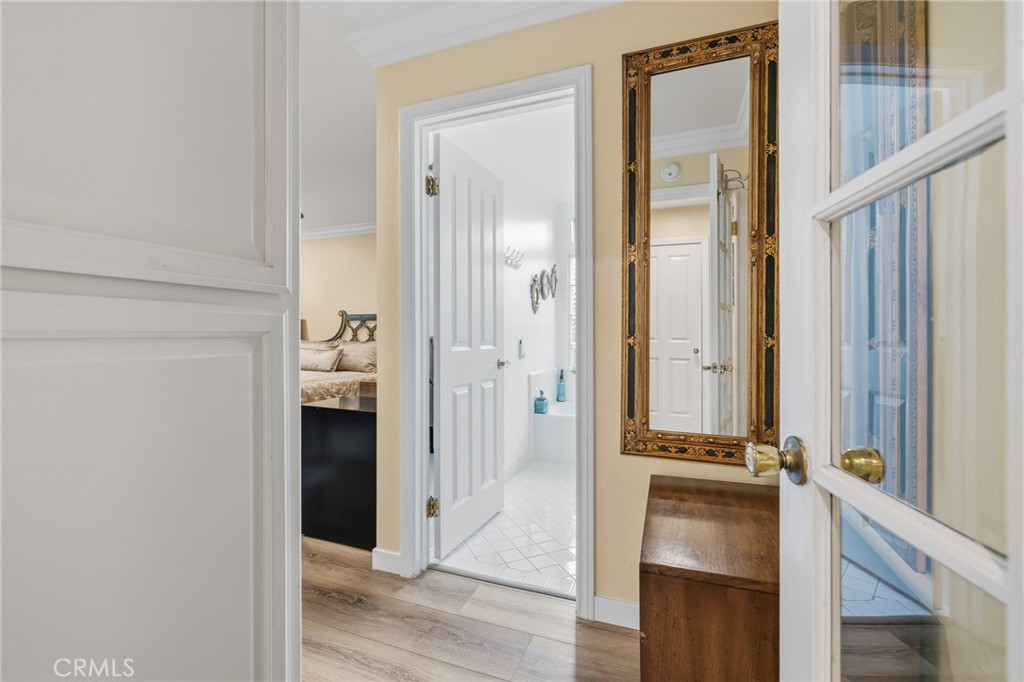 1372 Avenida Loma Vista